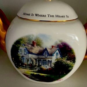 VINTAGE Thomas Kinkade Home is where the Heart is teapot